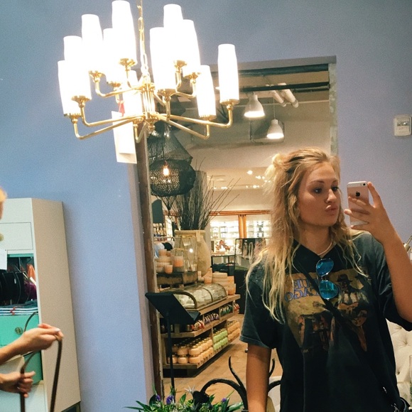 Meet your Posher, Isabel - Picture 1 of 1