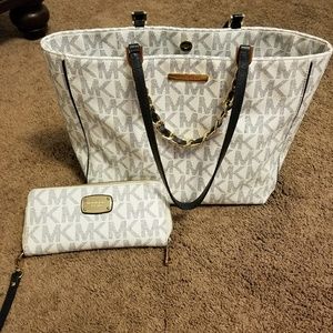 Michael Kors purse and matching wallet