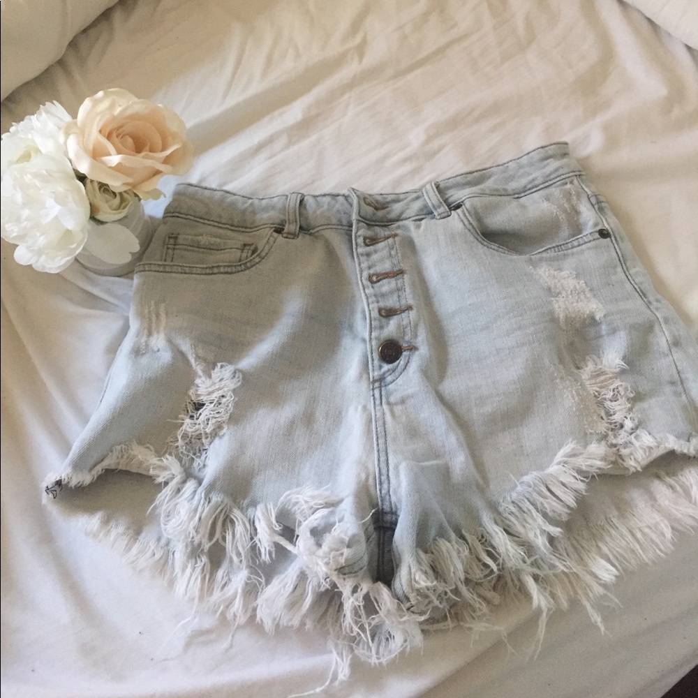 The perfect distressed shorts
