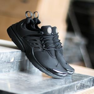 Nike Air Prestos “Black on Black”