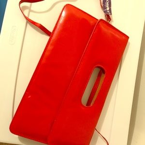 Red clutch