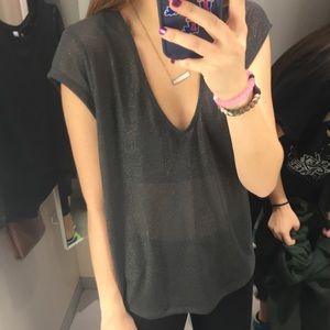 EDGY GRAY W/ GOLD FLEEKS LOW SCOOP VNECK TOP