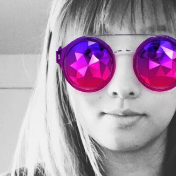 Meet your Posher, Shoua - Picture 2 of 3