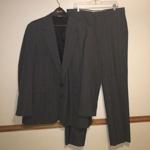 Imperial men's suit by Haggar trendy-charcoal