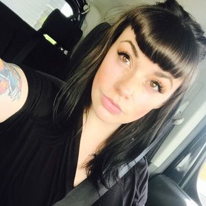 Meet your Posher, Emily