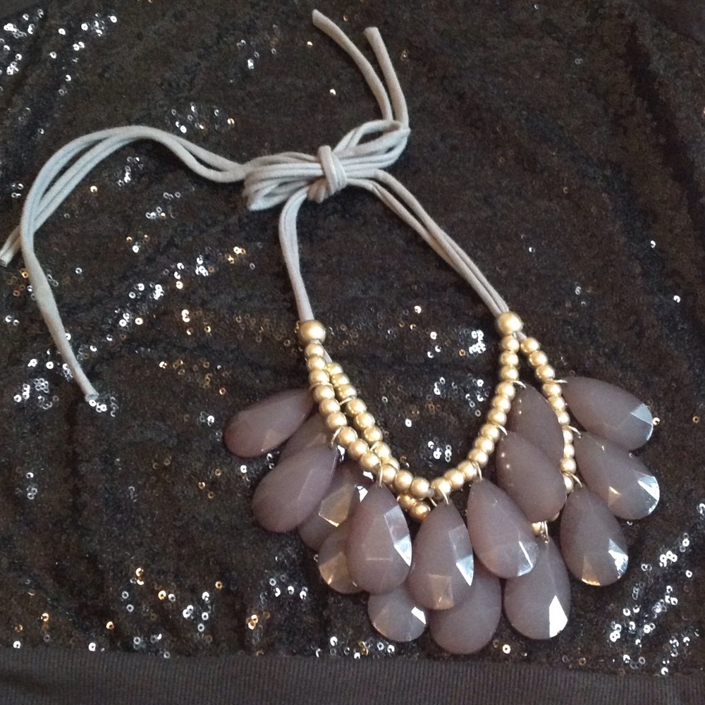 BOGO‼️Smoked gray statement necklace