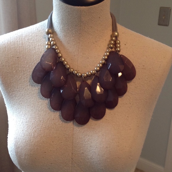 BOGO‼️Smoked gray statement necklace - Picture 3 of 3