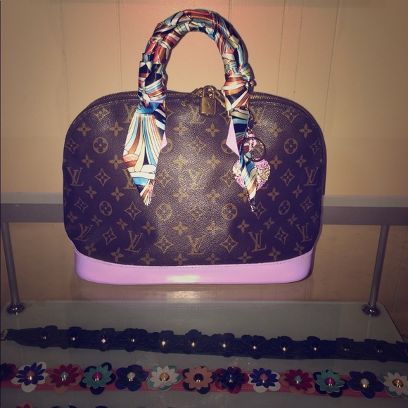❤️SALE❤️Authentic Louis Vuitton Alma PM Lilac - Picture 2 of 6