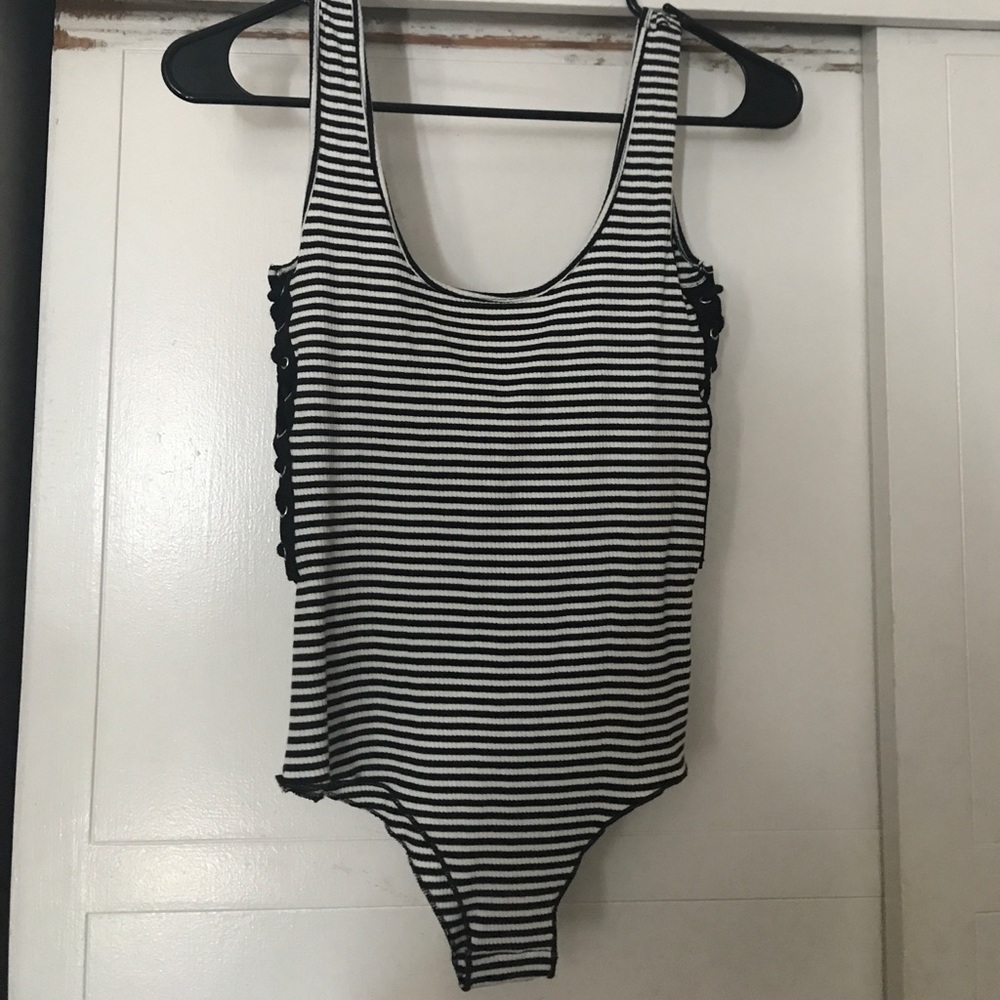 LF striped one piece