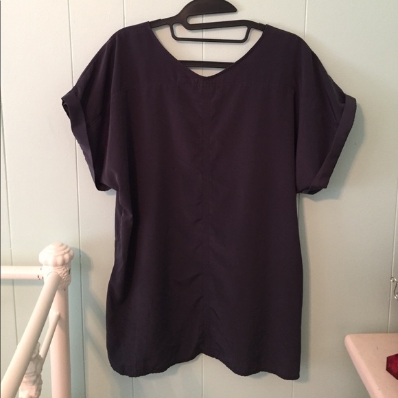 SILKY DARK GRAY/BLACK LOOSE/OVERSIZED VNECK TOP - Picture 5 of 5