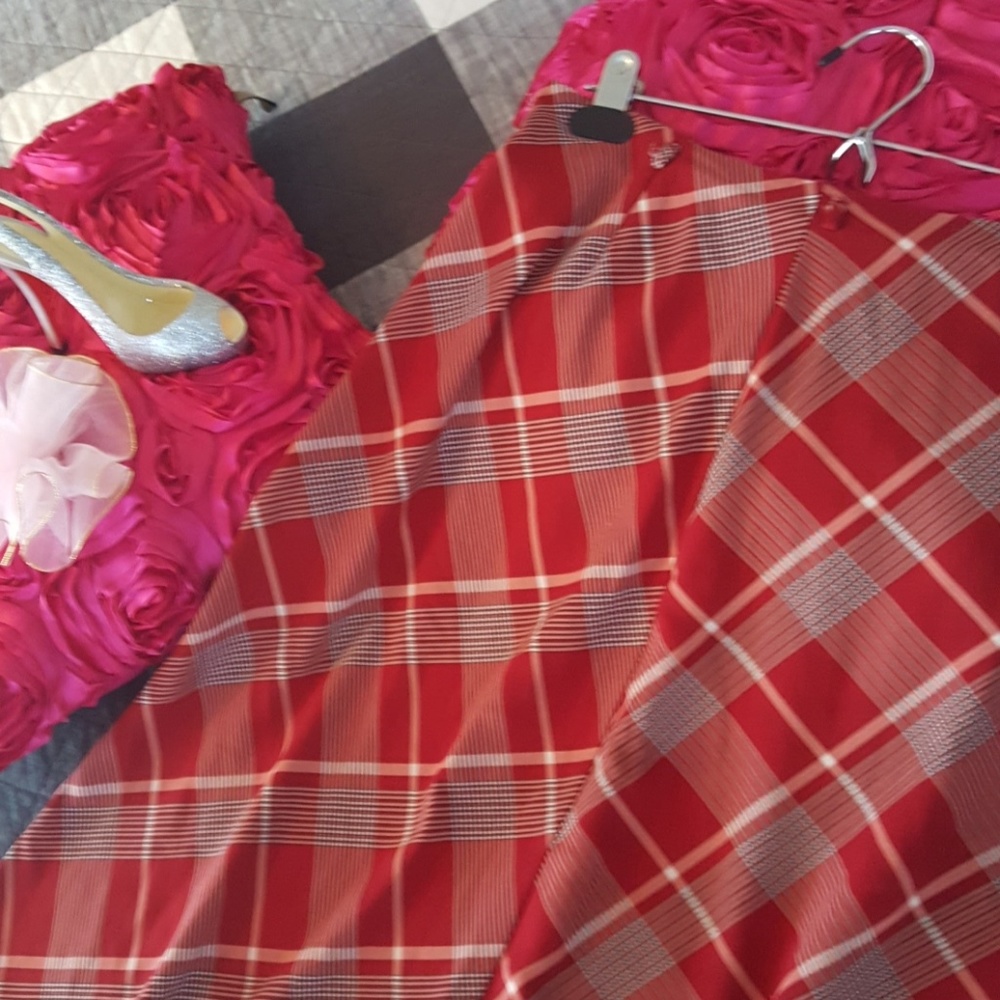 Skirt - Picture 3 of 5