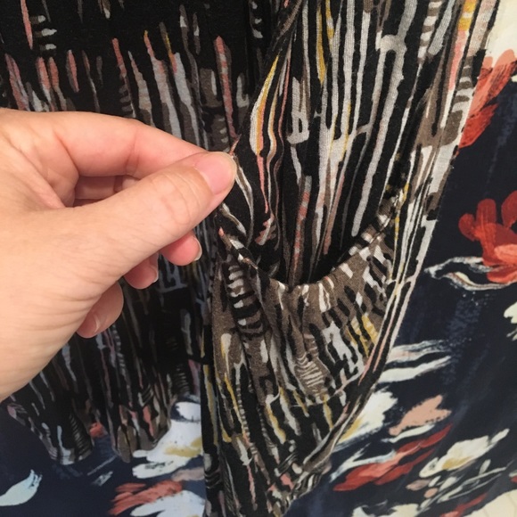 Gap knit dress with pockets!! GUC size small - Picture 3 of 4