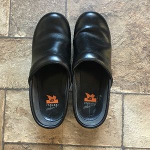 Black dansko clogs