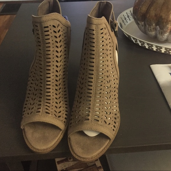 Report booties size 9.5 - Picture 2 of 3