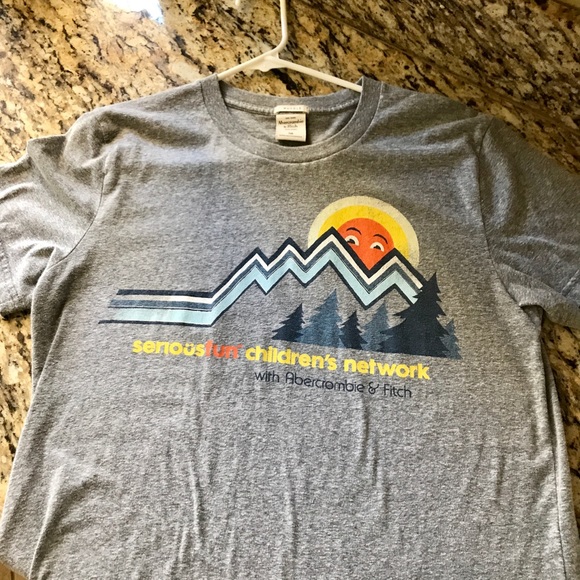 T shirt - Picture 2 of 3