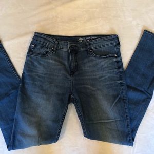 Gap light wash skinny jeans, size 2/26