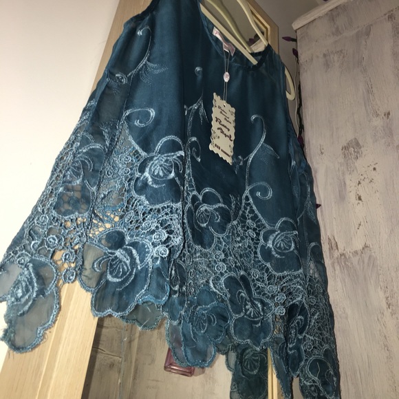 Pretty Angel silk blend sheer shell - Picture 5 of 5