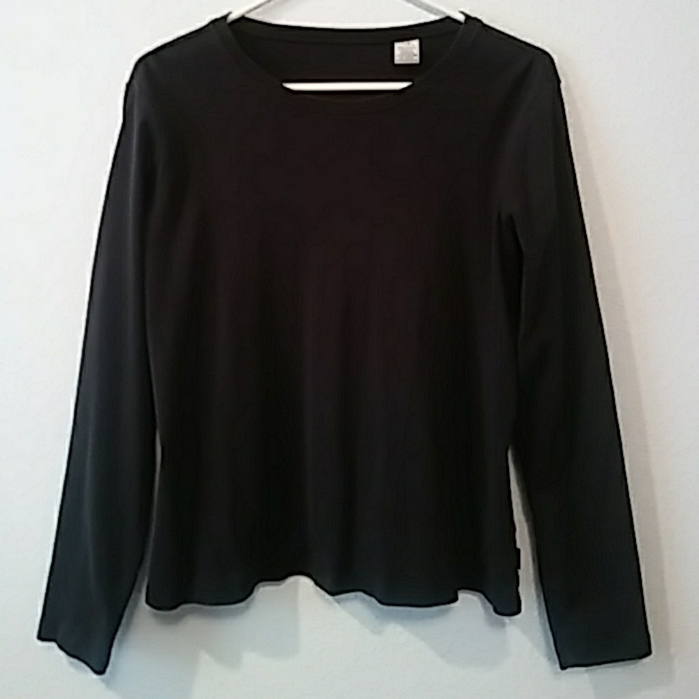 IZOD long sleeve t-shirt