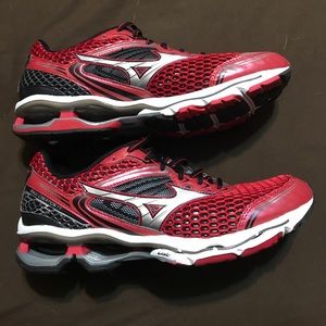 Mizuno Shoes **Must Go**