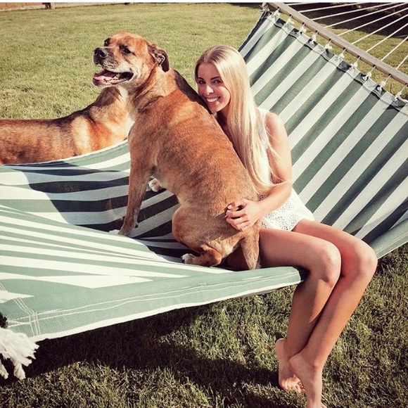 Meet your Posher, Emilie - Picture 2 of 3