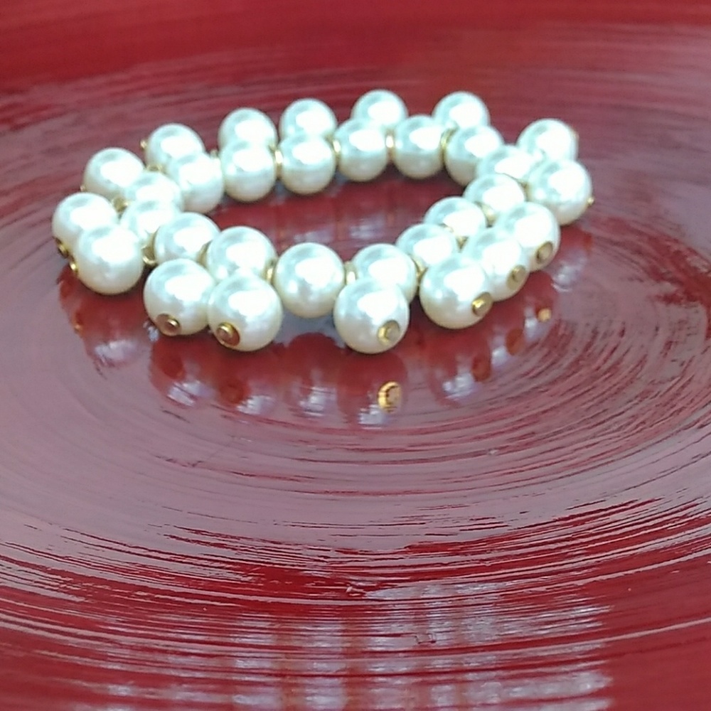 Pearl bracelet