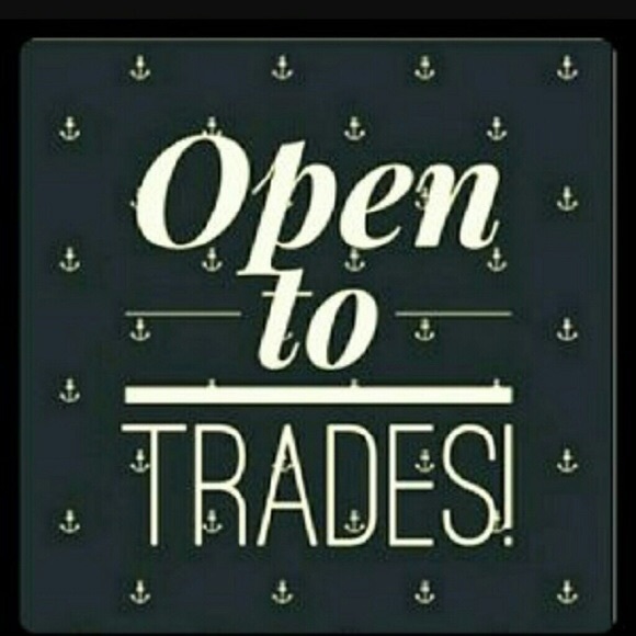 Meet your Posher, Selena - Picture 2 of 4