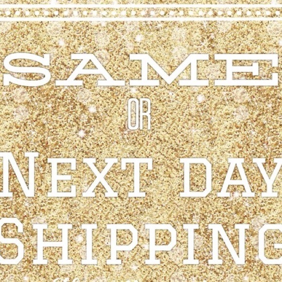 Meet your Posher, Selena - Picture 3 of 4