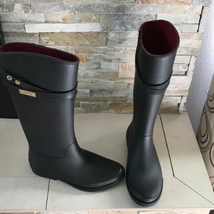 Tommy Hilfiger rain boots!