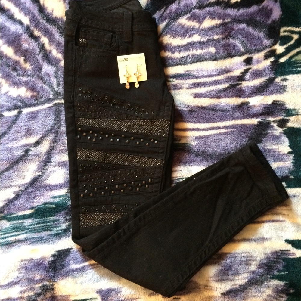 Miss me Dominique limited edition and earrings