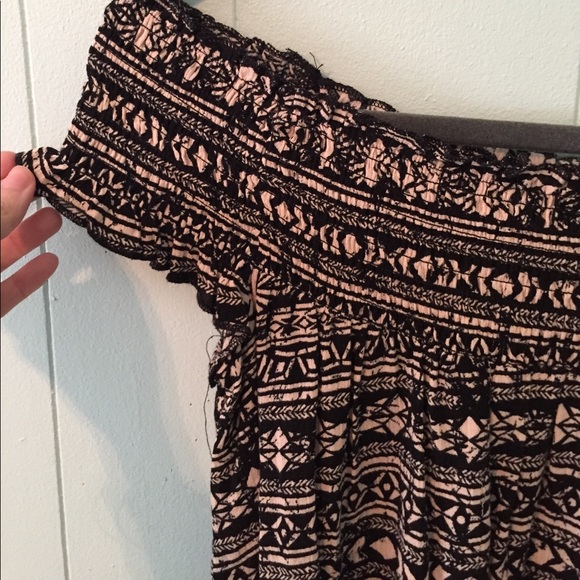 BLACK AND TAN AZTEC PRINT OFF THE SHOULDER TOP - Picture 3 of 4