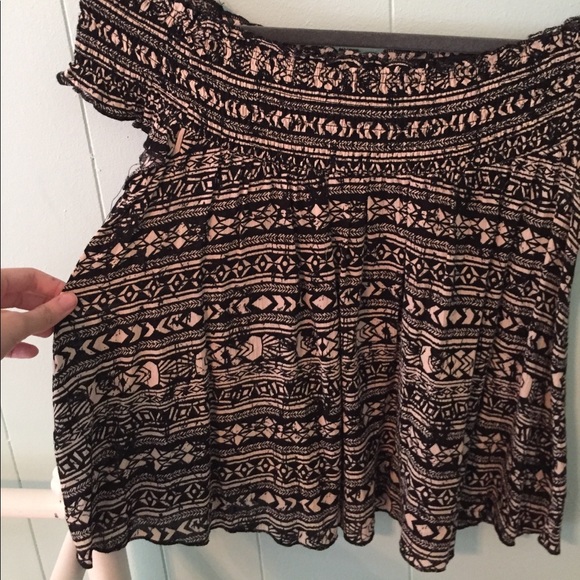 BLACK AND TAN AZTEC PRINT OFF THE SHOULDER TOP - Picture 4 of 4