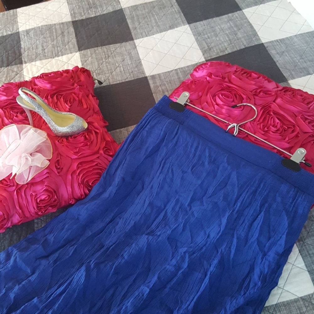 Skirt - Picture 2 of 4