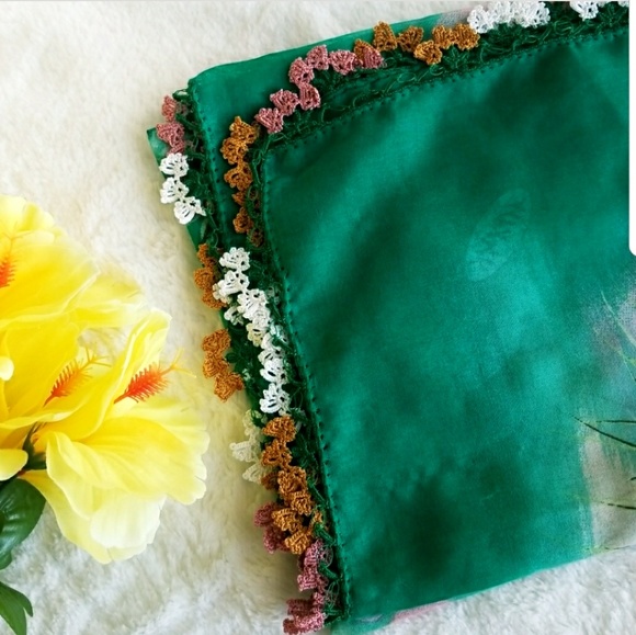 Exotic Hand Made Needle Lace Floral Scarf - Picture 2 of 3