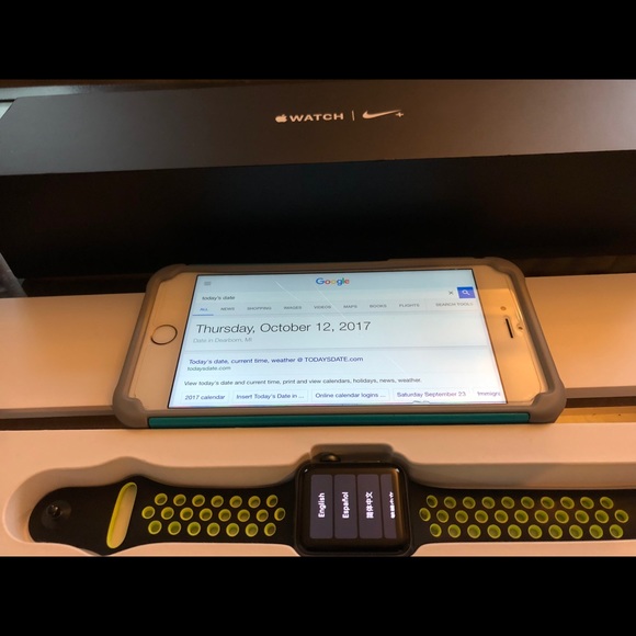 Apple Watch - Picture 3 of 5