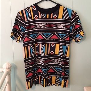 MULTICOLOR AFRICAN/90s INSPIRED RETRO PRINT TEE
