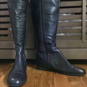 Softt over the knee black leather boots