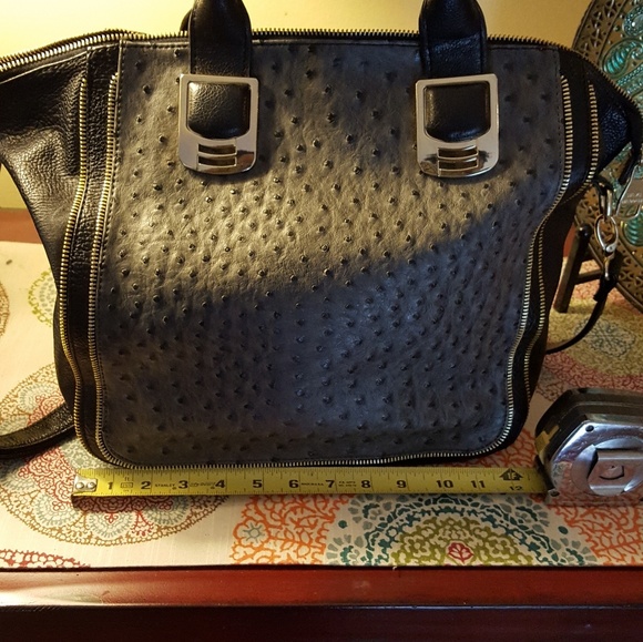 Authentic Steve Madden handbag - Picture 2 of 6