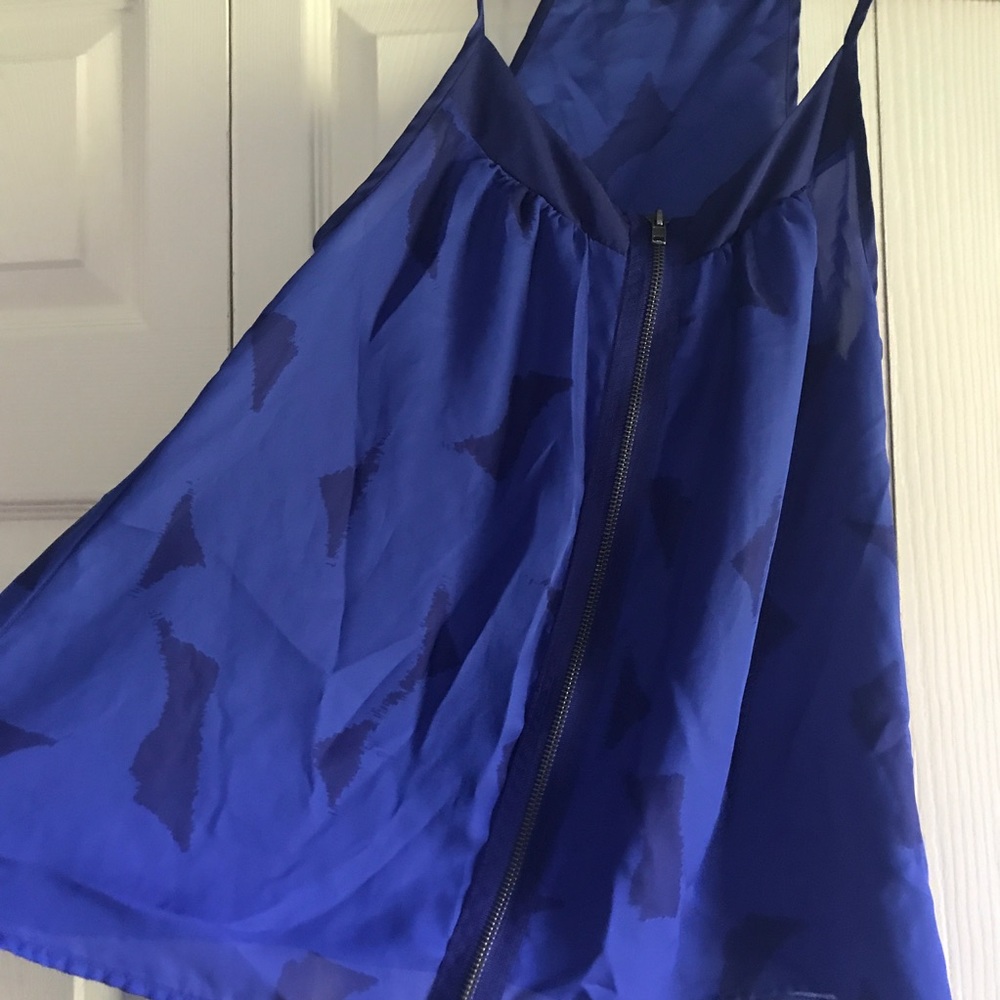 Blue top - Picture 2 of 4