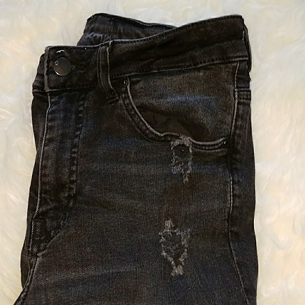 Dark grey distressed slim high waist ankle jeans!