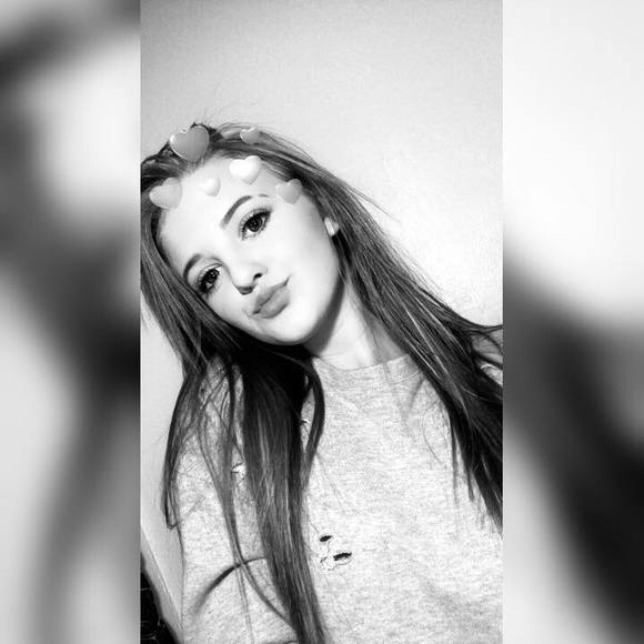 Meet your Posher, Kylee - Picture 1 of 1