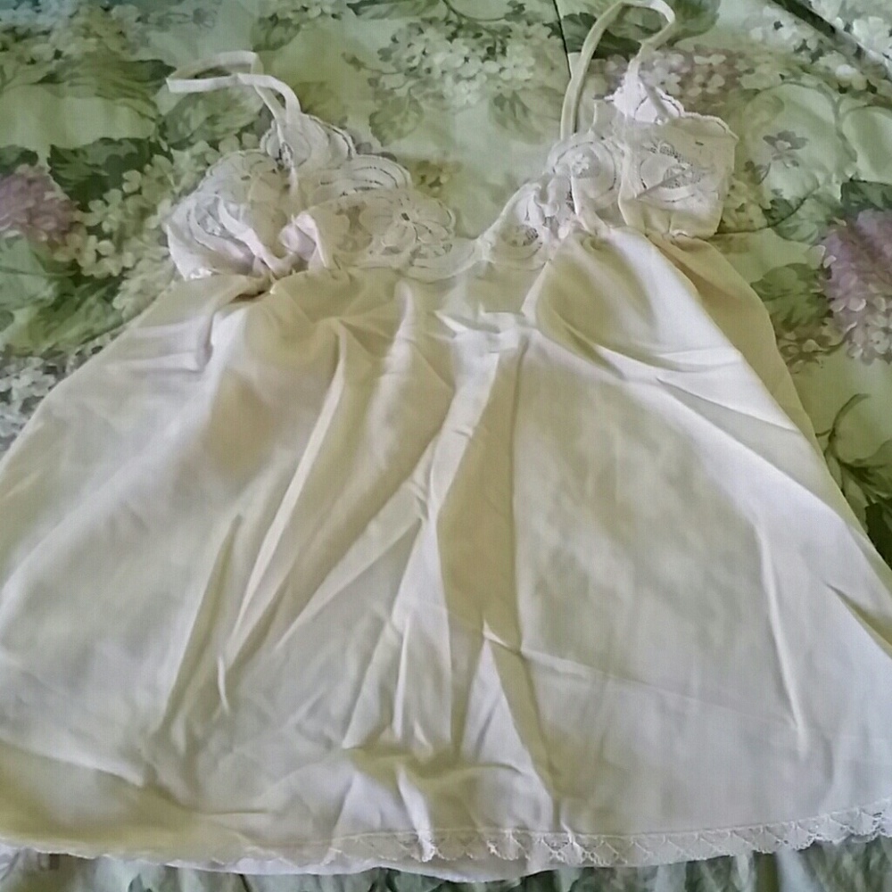 VINTAGE Light peach Bralette with Lace