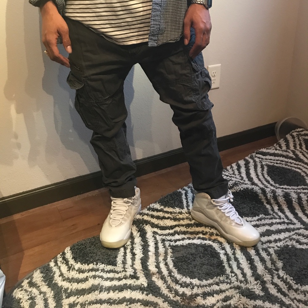 hollister cargos