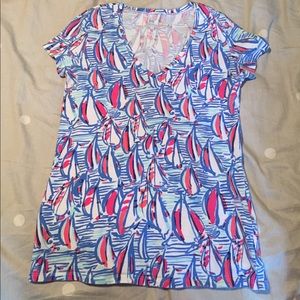 ⛵️Lilly Pulitzer sailboat v-neck⛵️