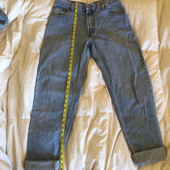 Vintage Levi's mom jeans - Picture 2 of 4