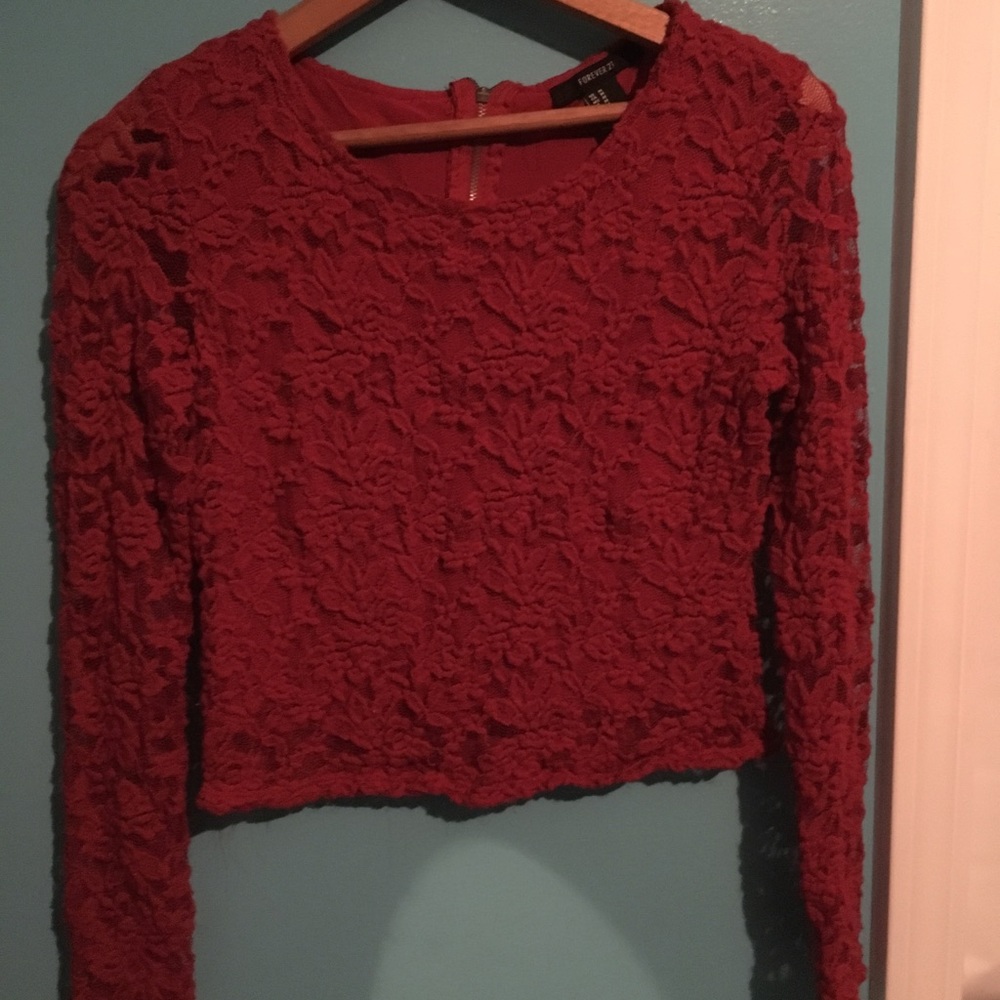 Lace long sleeve crop top