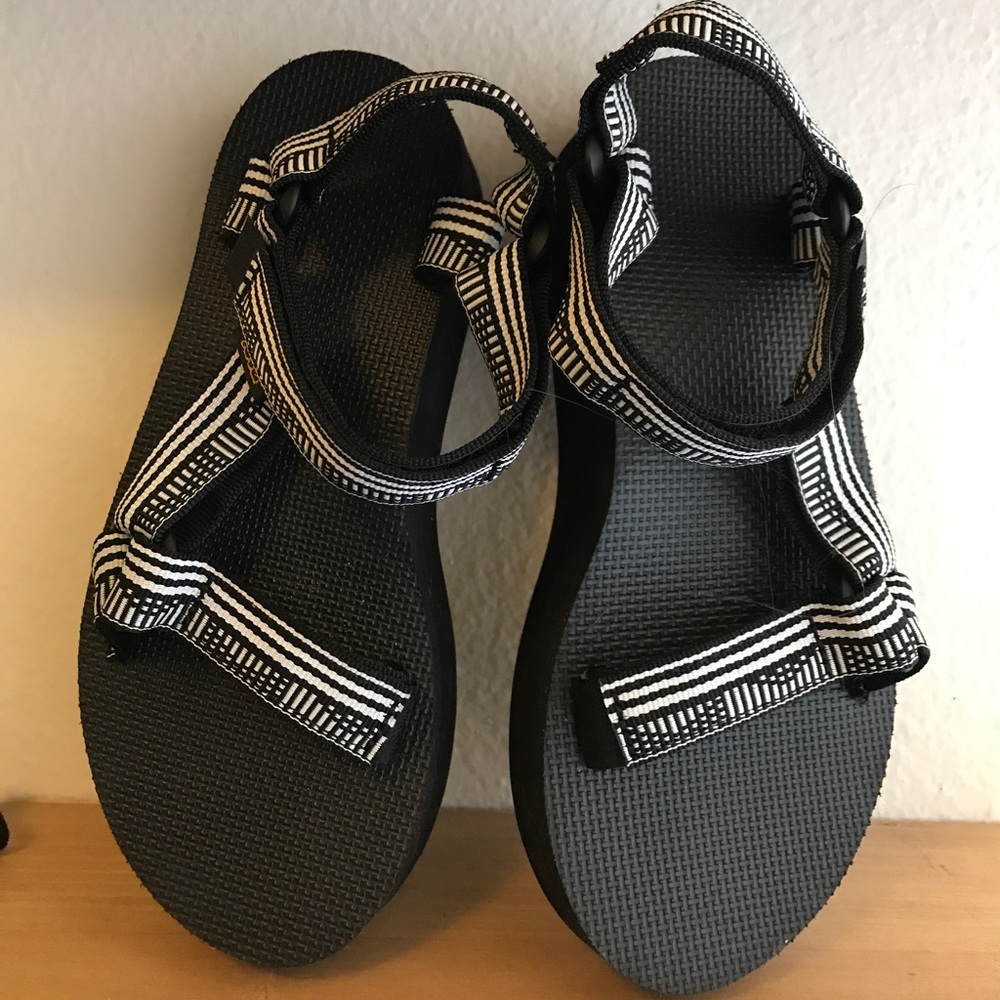 Platform teva sandals