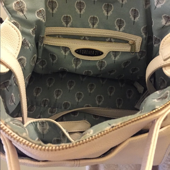 Cream Tote - Picture 2 of 2