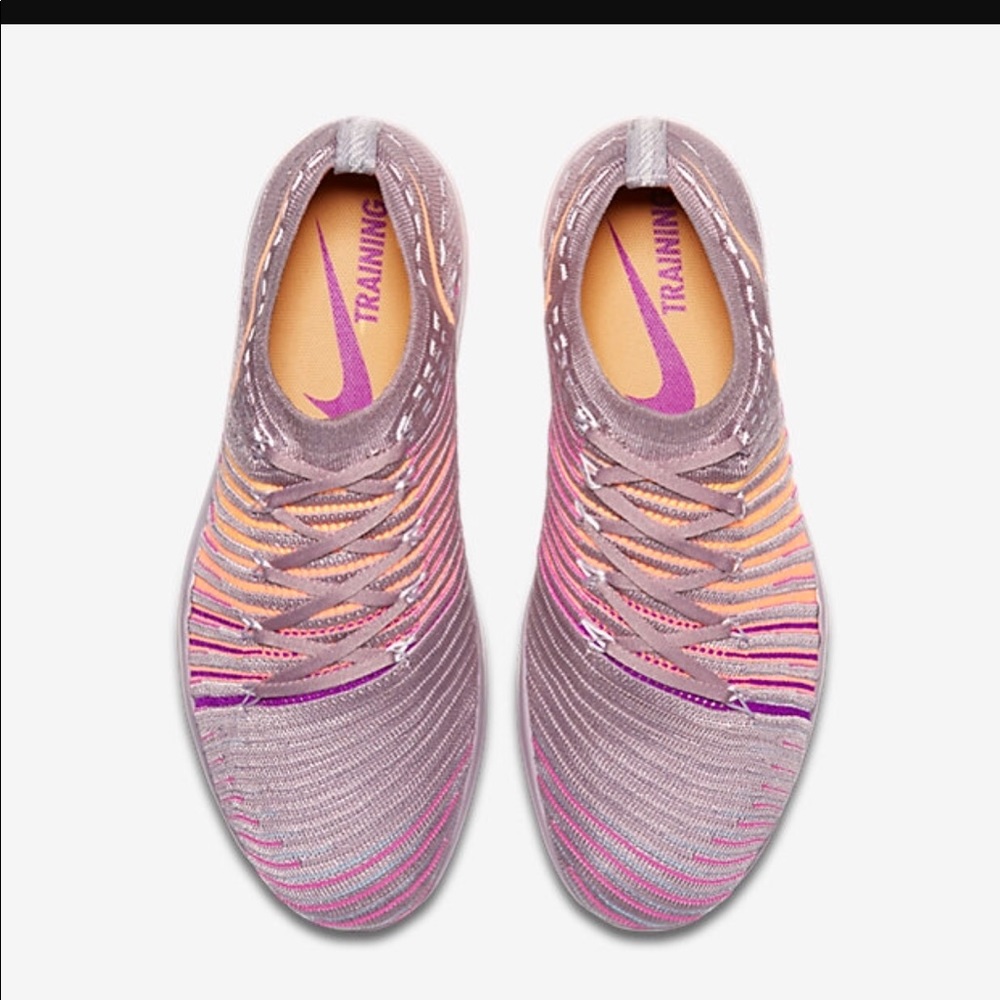 Nike Free Transform Flyknit