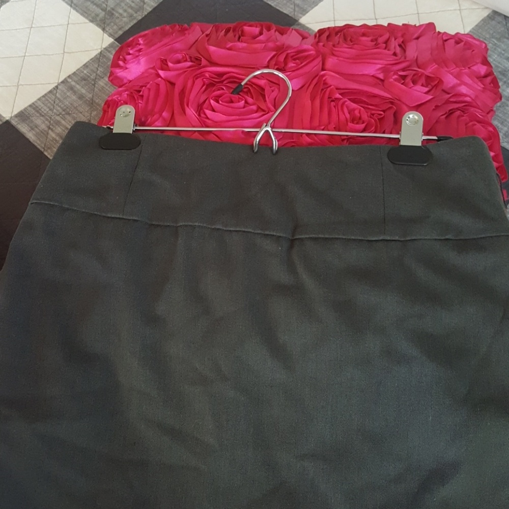 Skirt - Picture 2 of 5