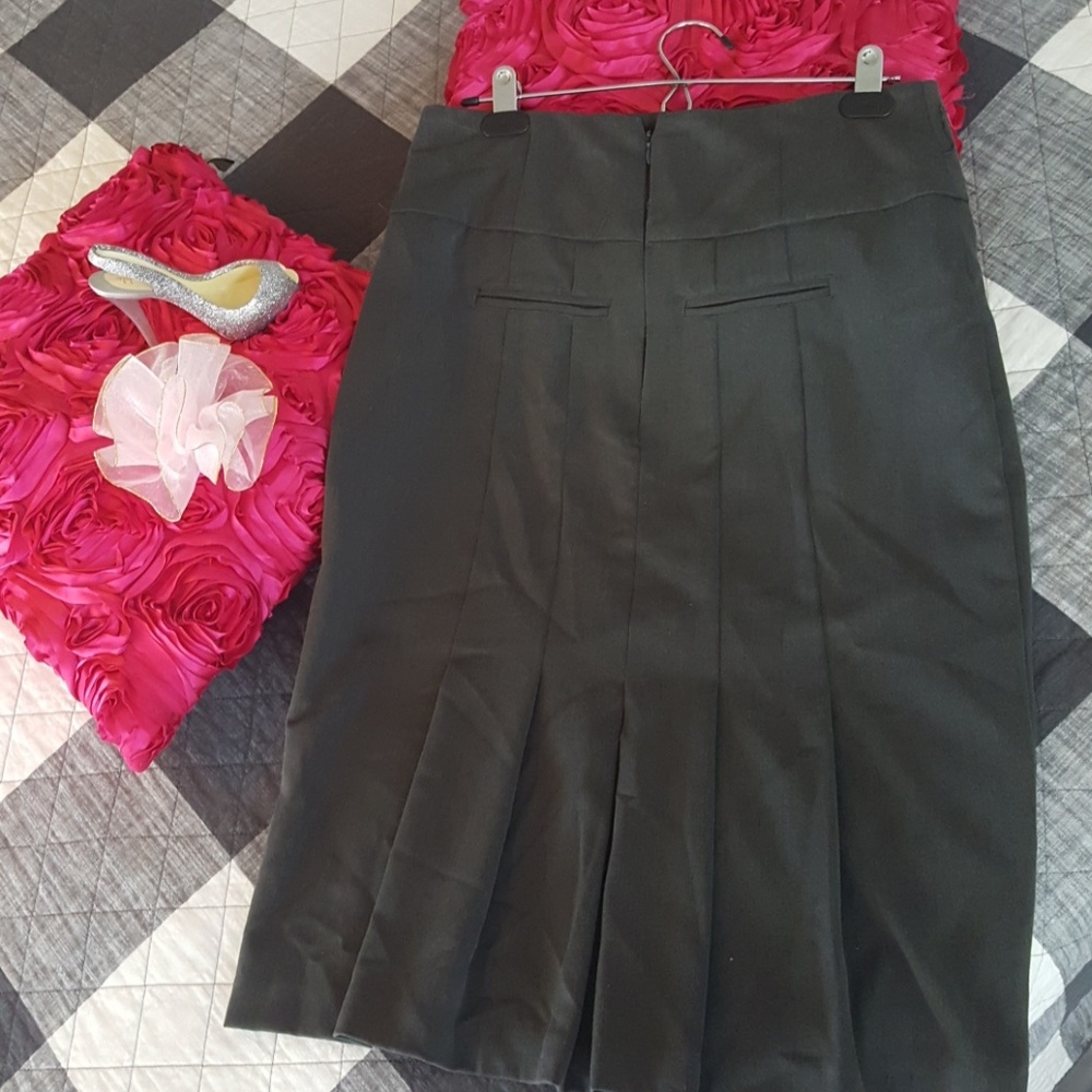 Skirt - Picture 4 of 5